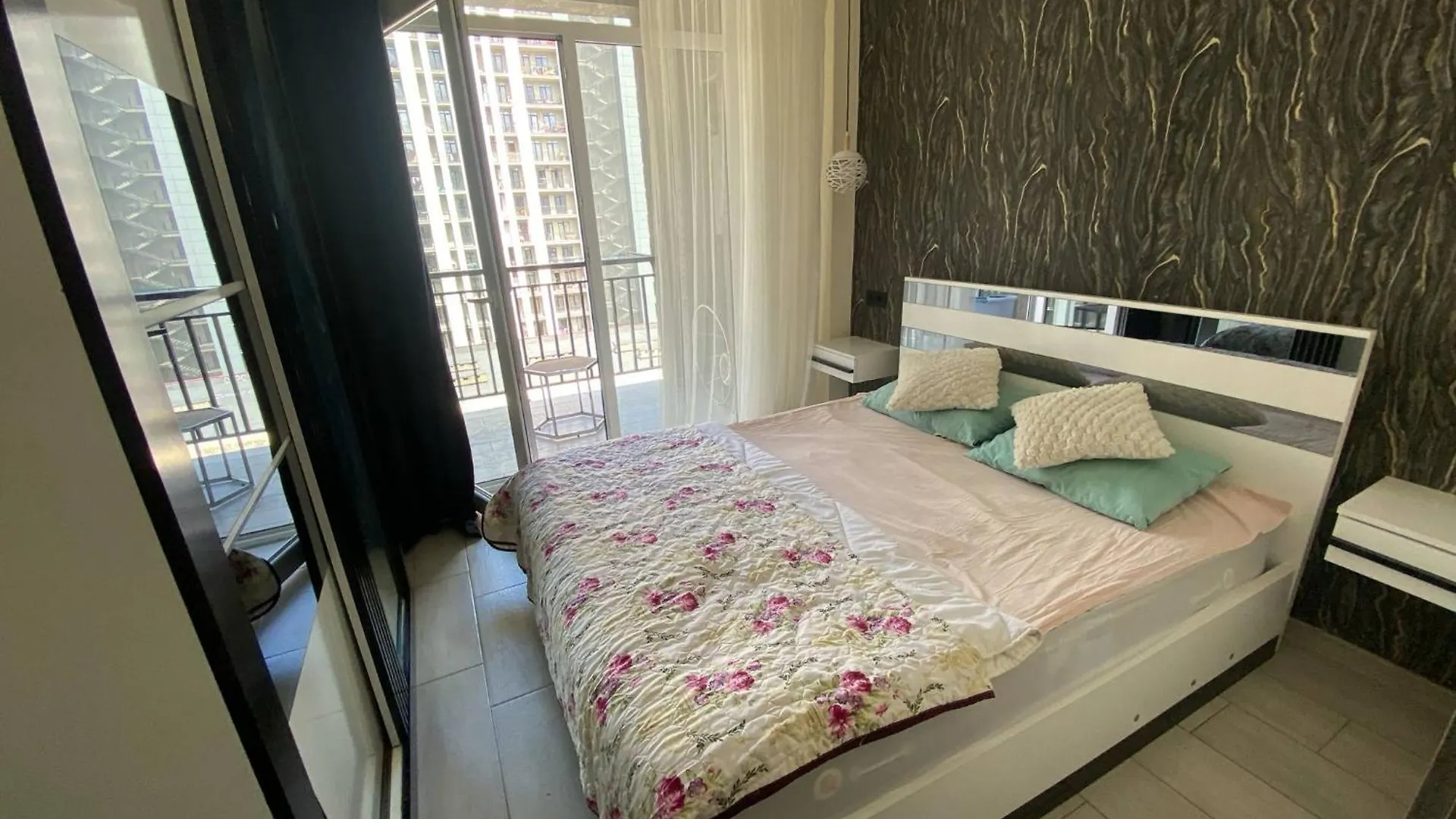 Comfy Apartment Near Metro Isani Tbilissi